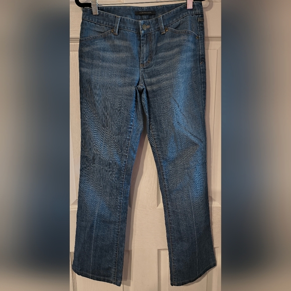 Elie Tahari Slight Flare Classic Blue Denim Jeans - Picture 1 of 11